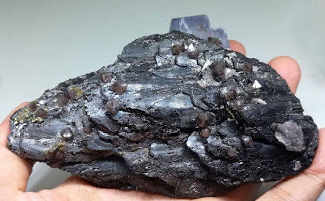 Tungsten-ore
